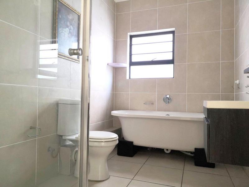 To Let 3 Bedroom Property for Rent in Sandown Western Cape